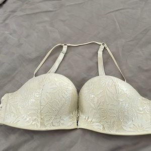 Very beautiful Victoria Secrets bombshell push up bra. It is a real beauty.